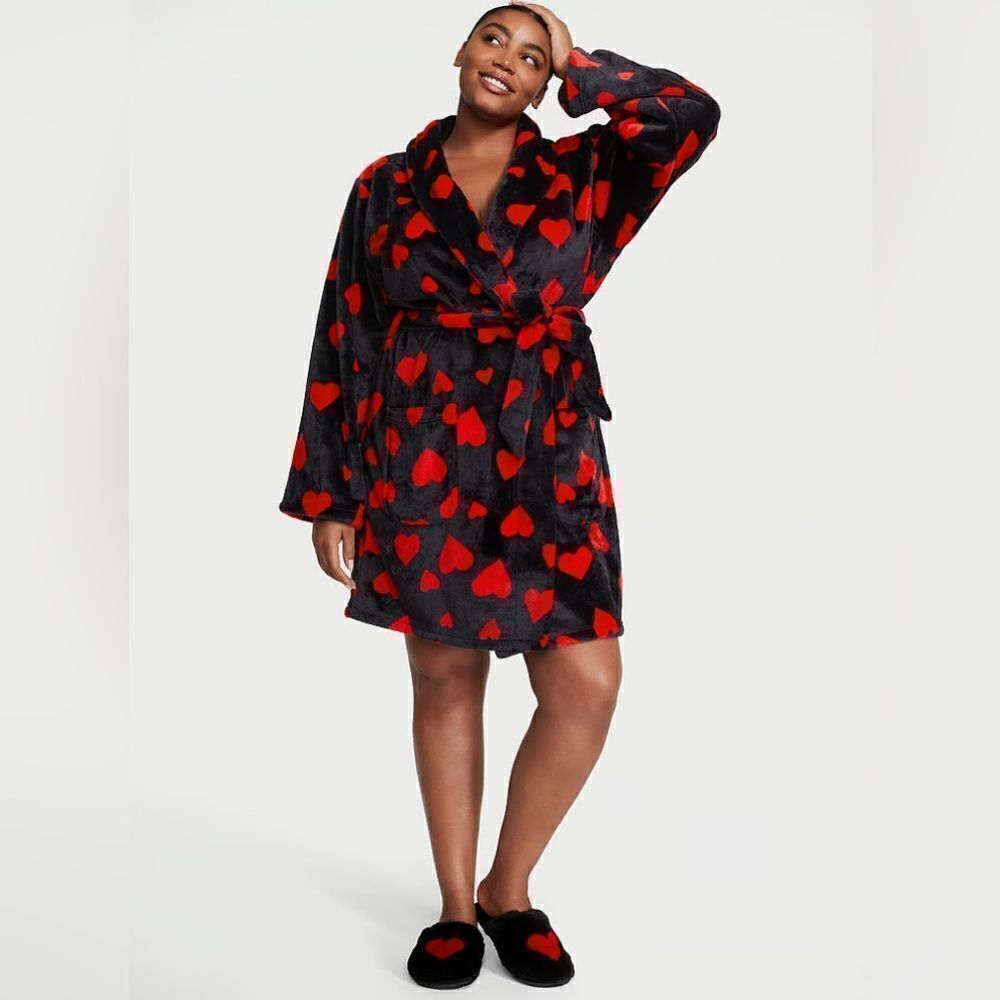 Victoria’s Secret red and black hearts cozy soft short robe sz XL/XXL